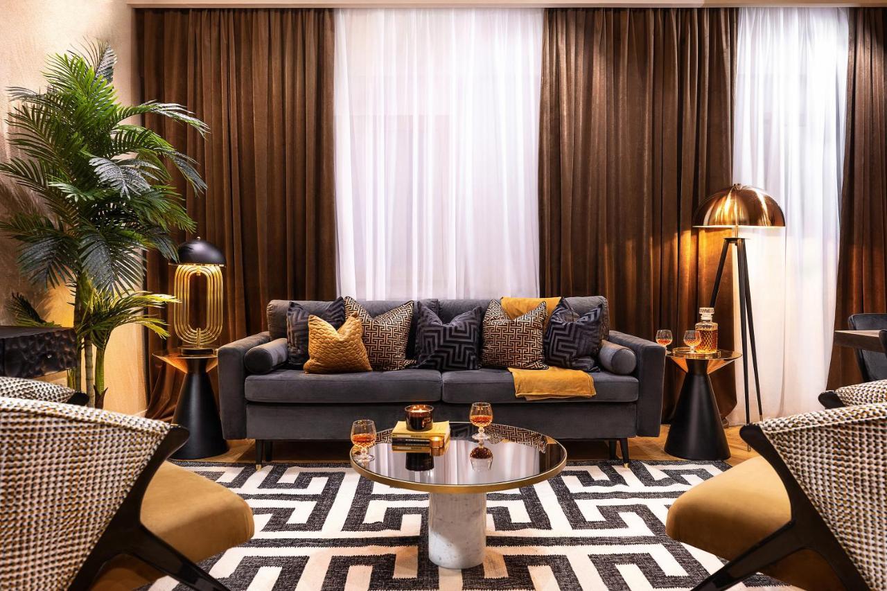 Apartment Qult - Maze *
